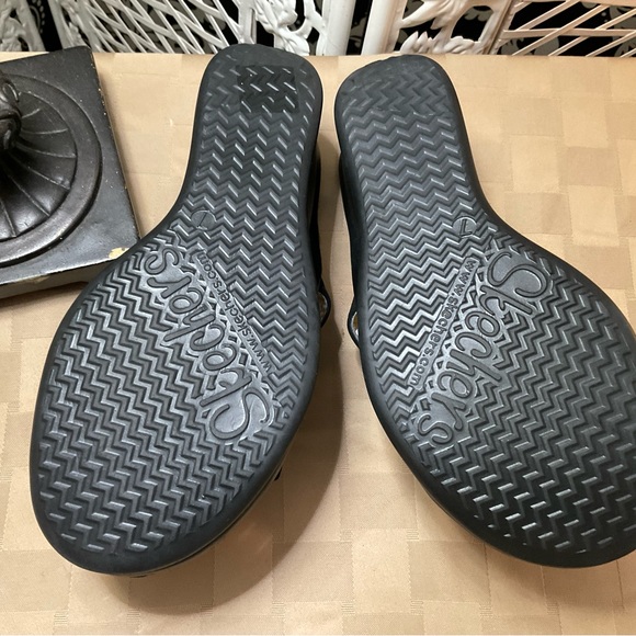 SKETCHERS “NEW” SLIP ON SHOES - Picture 3 of 3